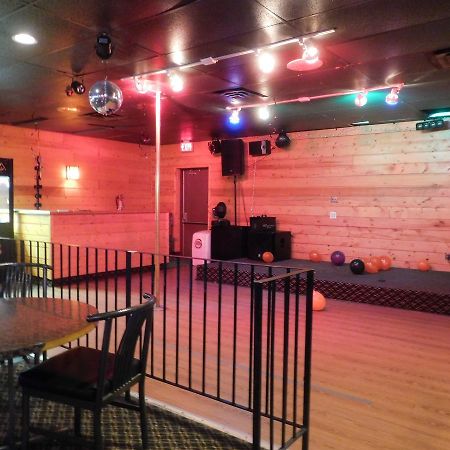 Casey'S Inn Lac du Bonnet Екстер'єр фото