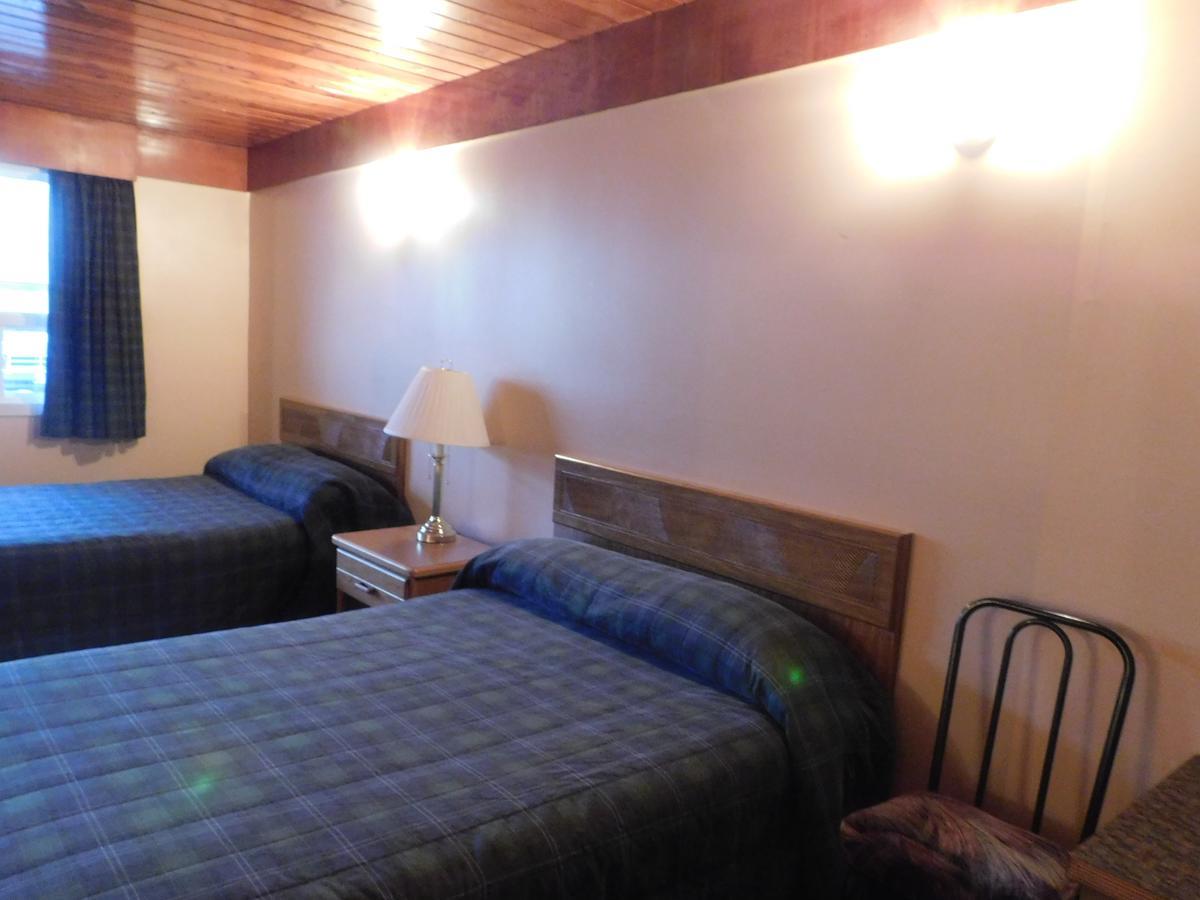 Casey'S Inn Lac du Bonnet Екстер'єр фото