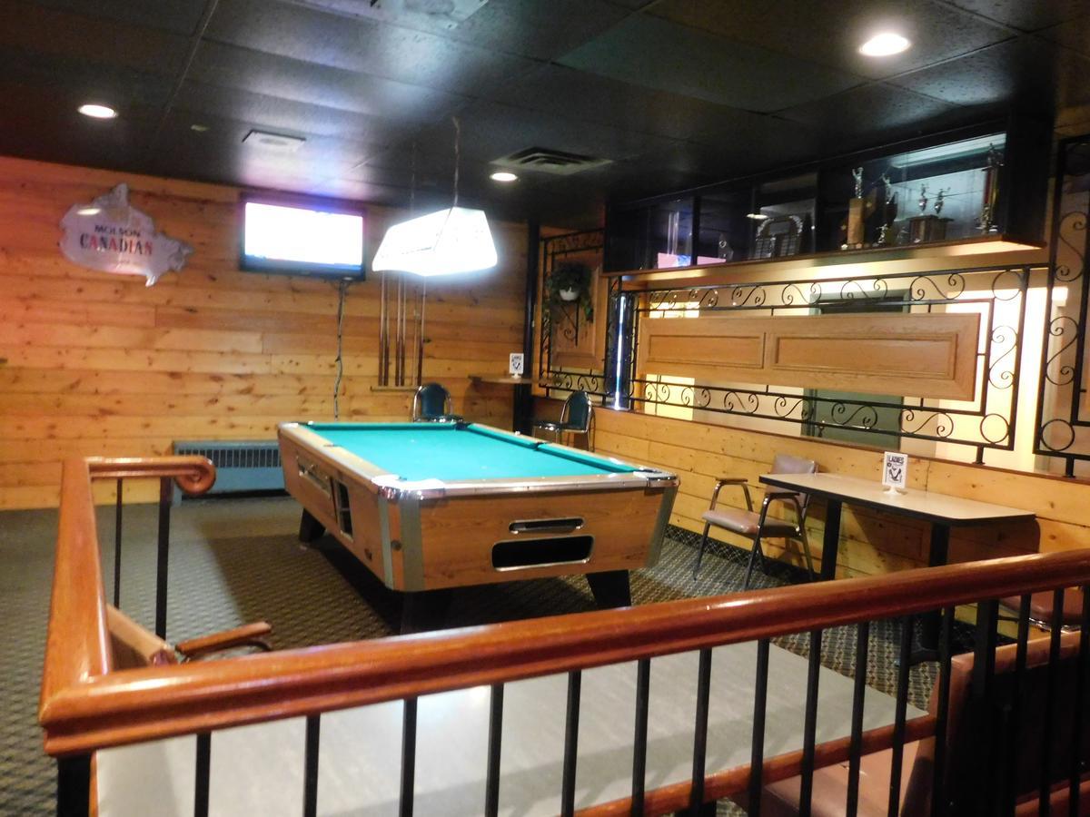 Casey'S Inn Lac du Bonnet Екстер'єр фото